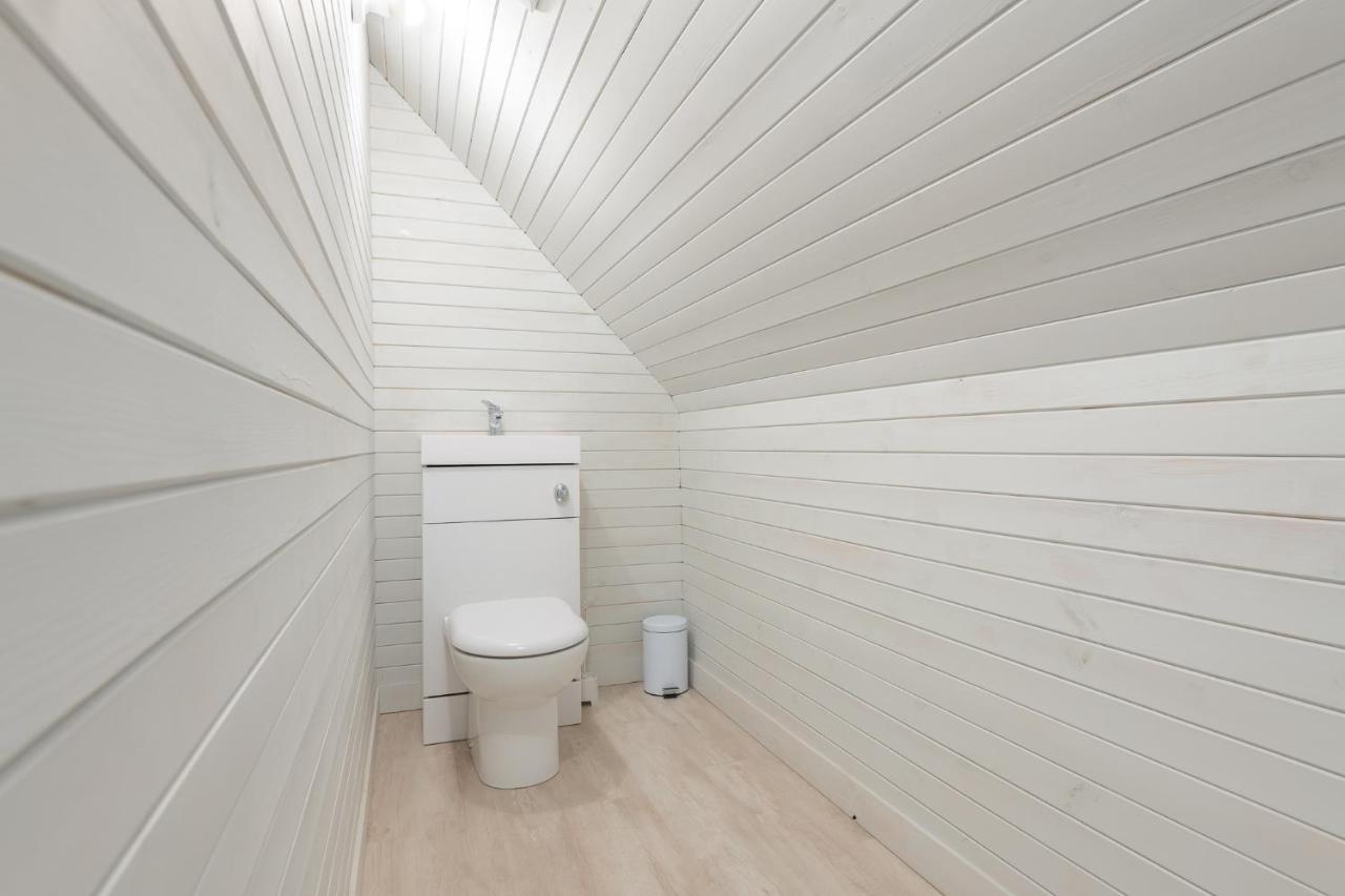 Nether Newton - Sleeps 12, Hottub, Sauna, Private Garden Newmilns Exterior foto