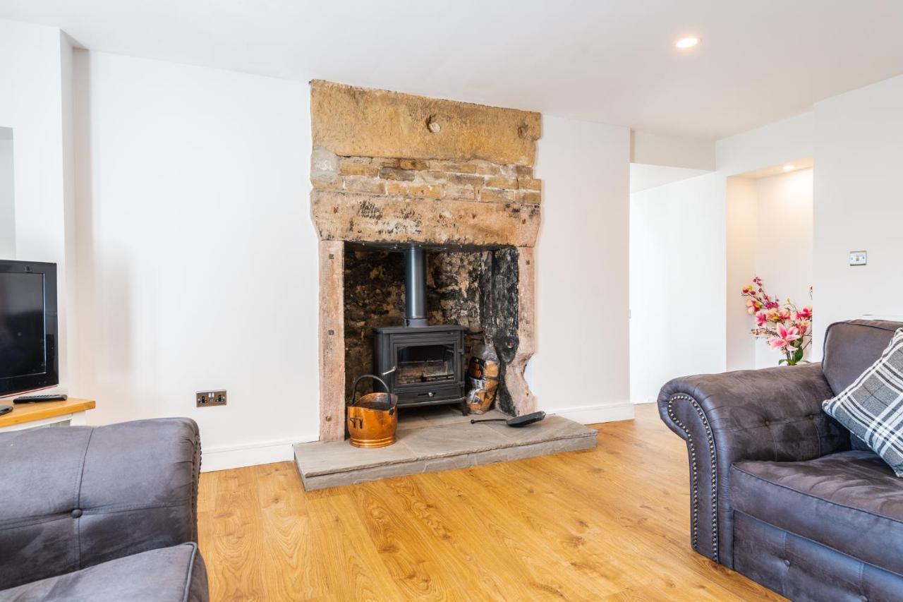 Nether Newton - Sleeps 12, Hottub, Sauna, Private Garden Newmilns Exterior foto